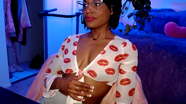 Snapshot of CocoSage chatting on 02/24/26, 06:00 CocoSage online show from 02/24/26, 06:00