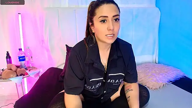 Natasha Wilde  online show from 10/29/25, 10:44