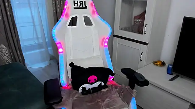 EveEvian online show from 01/27/25, 07:03