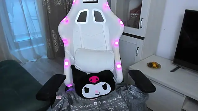 EveEvian online show from 02/13/25, 04:07