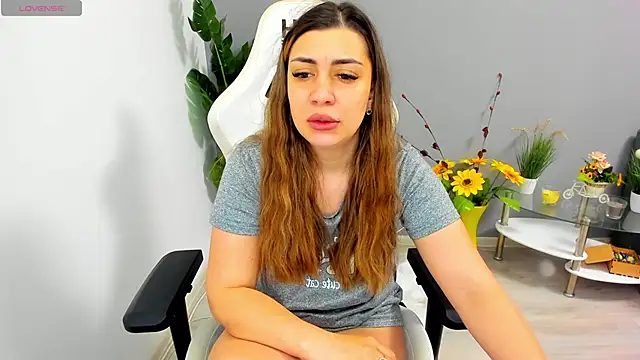 Snapshot of EveEvian chatting on 06/08/26, 01:44 EveEvian online show from 06/08/26, 01:44