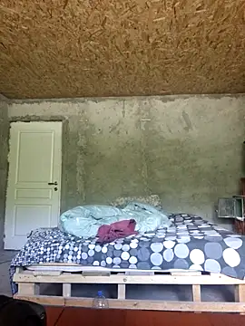 Snapshot of florin421 chatting on 05/23/26, 03:05 florin421 online show from 05/23/26, 03:05