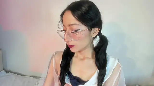 Snapshot of Cloe_Leee chatting on 03/07/25, 10:21 Cloe Leee online show from 03/07/25, 10:21