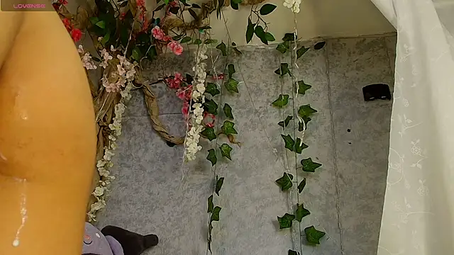 Snapshot of Cloe_Leee chatting on 11/26/25, 06:25 Cloe Leee online show from 11/26/25, 06:25