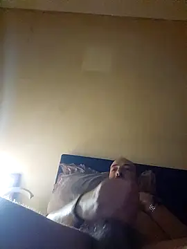 Snapshot of antoniox1978 chatting on 12/12/24, 04:32 antoniox1978 online show from 12/12/24, 04:32