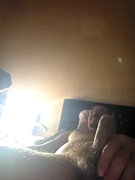 Snapshot of antoniox1978 chatting on 12/18/25, 04:24 antoniox1978 online show from 12/18/25, 04:24