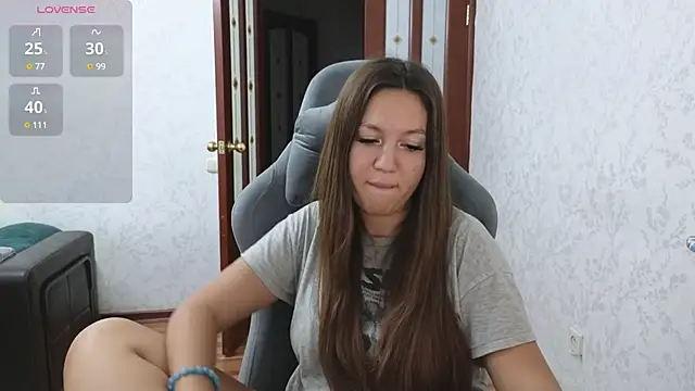 Snapshot of Nelly_Fischer chatting on 12/12/24, 03:05 Nelly Fischer online show from 12/12/24, 03:05