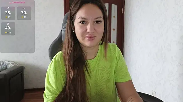 Snapshot of Nelly_Fischer chatting on 12/18/24, 07:36 Nelly Fischer online show from 12/18/24, 07:36