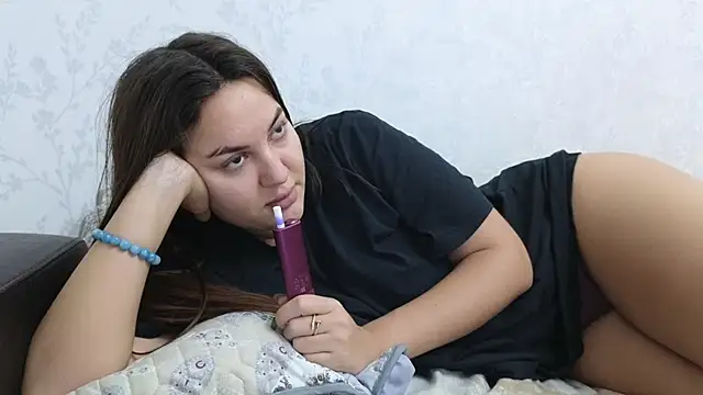 Snapshot of Nelly_Fischer chatting on 01/14/25, 01:49 Nelly Fischer online show from 01/14/25, 01:49