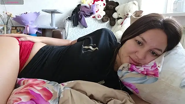 Snapshot of Nelly_Fischer chatting on 02/13/25, 07:13 Nelly Fischer online show from 02/13/25, 07:13