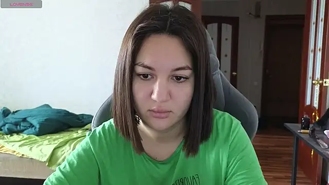 Snapshot of Nelly_Fischer chatting on 03/17/25, 07:24 Nelly Fischer online show from 03/17/25, 07:24