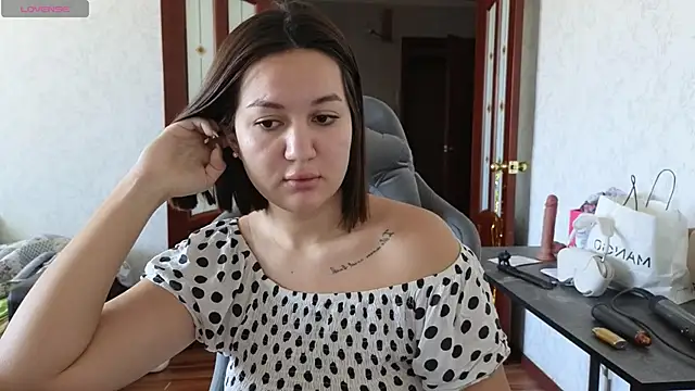 Snapshot of Nelly_Fischer chatting on 03/23/25, 06:37 Nelly Fischer online show from 03/23/25, 06:37