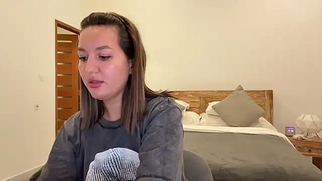 Snapshot of Nelly_Fischer chatting on 09/16/25, 10:16 Nelly Fischer online show from 09/16/25, 10:16