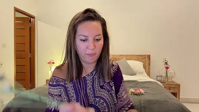 Snapshot of Nelly_Fischer chatting on 09/26/25, 01:15 Nelly Fischer online show from 09/26/25, 01:15