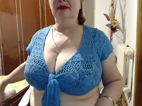 Snapshot of Secretfox chatting on 02/20/25, 10:16 Secretfox online show from 02/20/25, 10:16