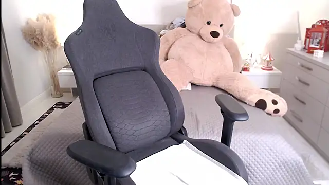 Smileyouarehere online show from 02/02/25, 02:27