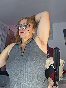 Snapshot of evelin_hott chatting on 02/14/25, 01:02 evelin hott online show from 02/14/25, 01:02