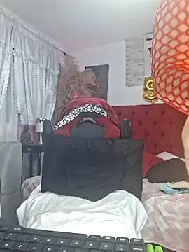 Snapshot of evelin_hott chatting on 03/11/25, 01:48 evelin hott online show from 03/11/25, 01:48