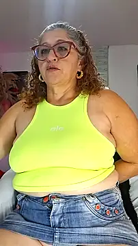 Snapshot of evelin_hott chatting on 11/27/25, 02:35 evelin hott online show from 11/27/25, 02:35