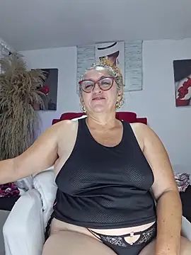 Snapshot of evelin_hott chatting on 02/03/26, 03:26 evelin hott online show from 02/03/26, 03:26