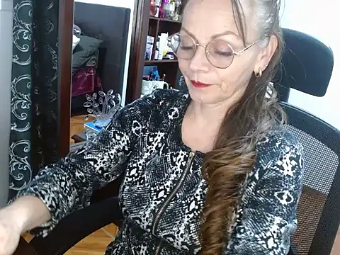 asleycavta online show from 11/11/25, 01:05