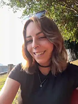 Mia Railey online show from 10/16/25, 03:13