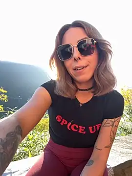 Mia Railey online show from 11/04/25, 02:27