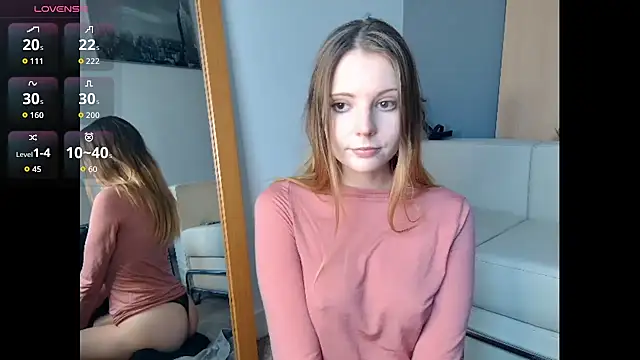 Snapshot of Frosty_Princess chatting on 11/11/25, 01:00 Frosty Princess online show from 11/11/25, 01:00