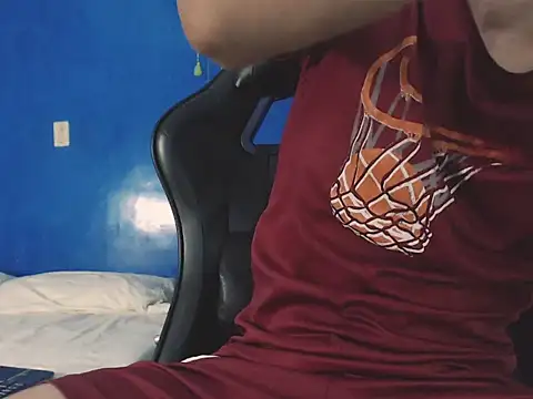 Snapshot of HomeAloneK chatting on 10/30/25, 07:36 HomeAloneK online show from 10/30/25, 07:36