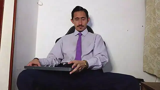 Snapshot of HomeAloneK chatting on 02/04/26, 07:31 HomeAloneK online show from 02/04/26, 07:31