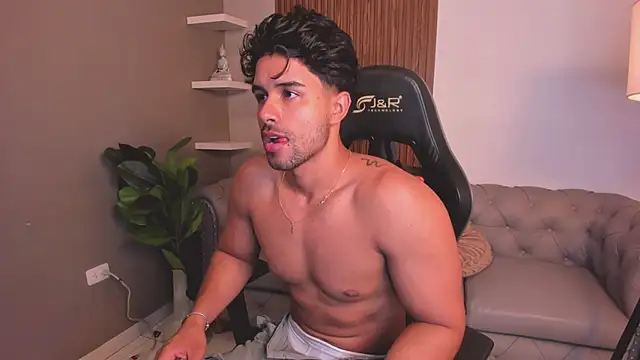 Snapshot of liam_collins21 chatting on 04/16/26, 11:55 liam collins21 online show from 04/16/26, 11:55