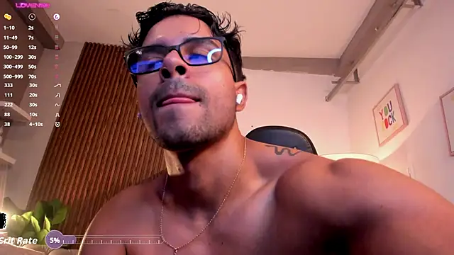 Snapshot of liam_collins21 chatting on 05/11/26, 04:04 liam collins21 online show from 05/11/26, 04:04
