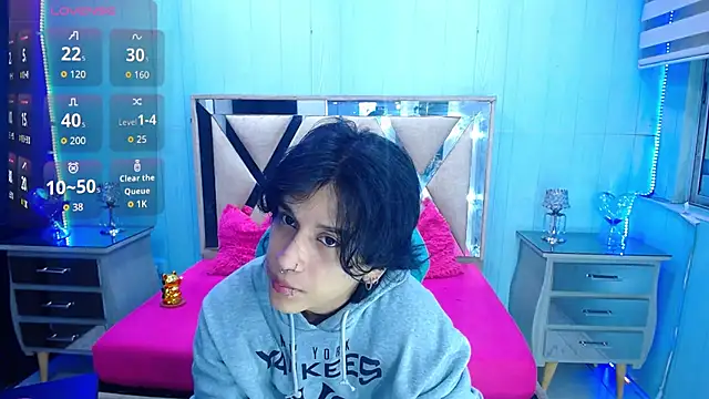 Snapshot of alex_477 chatting on 04/23/26, 11:42 alex 477 online show from 04/23/26, 11:42