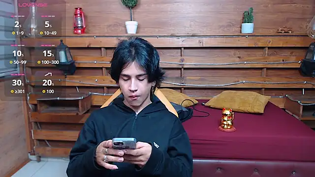 Snapshot of alex_477 chatting on 05/09/26, 11:37 alex 477 online show from 05/09/26, 11:37
