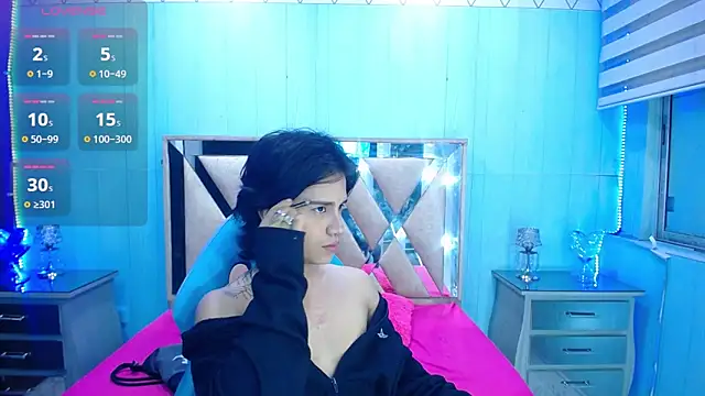 Snapshot of alex_477 chatting on 05/11/26, 11:27 alex 477 online show from 05/11/26, 11:27
