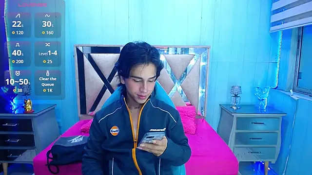 Snapshot of alex_477 chatting on 05/14/26, 11:39 alex 477 online show from 05/14/26, 11:39