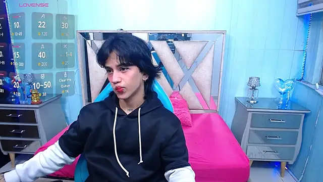 Snapshot of alex_477 chatting on 06/04/26, 11:38 alex 477 online show from 06/04/26, 11:38