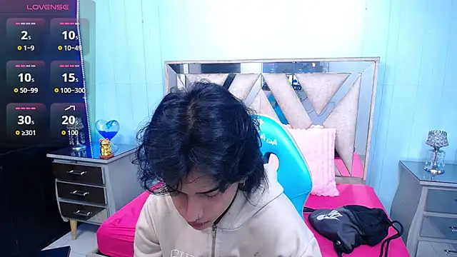 Snapshot of alex_477 chatting on 07/06/26, 11:40 alex 477 online show from 07/06/26, 11:40