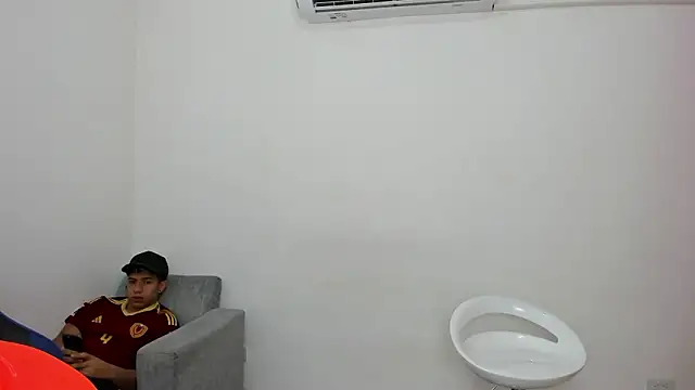 Snapshot of brutal_sex_room2 chatting on 03/07/26, 01:30 brutal sex room2 online show from 03/07/26, 01:30