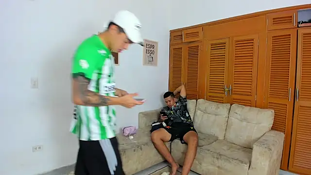 Snapshot of brutal_sex_room2 chatting on 04/13/26, 01:27 brutal sex room2 online show from 04/13/26, 01:27