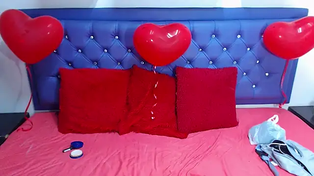 Snapshot of kiwii_nasty chatting on 02/14/25, 10:47 kiwii nasty online show from 02/14/25, 10:47