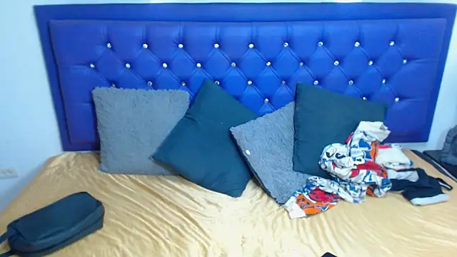 Snapshot of kiwii_nasty chatting on 09/18/25, 11:18 kiwii nasty online show from 09/18/25, 11:18