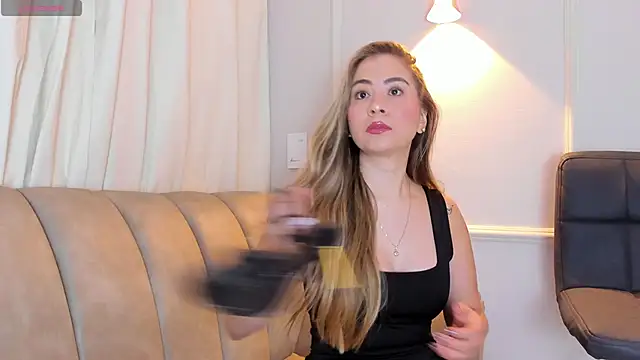 Snapshot of Lia_walton chatting on 12/02/25, 12:21 Lia walton online show from 12/02/25, 12:21