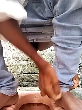 Snapshot of dipa-jitu chatting on 10/18/25, 01:19 dipa-jitu online show from 10/18/25, 01:19