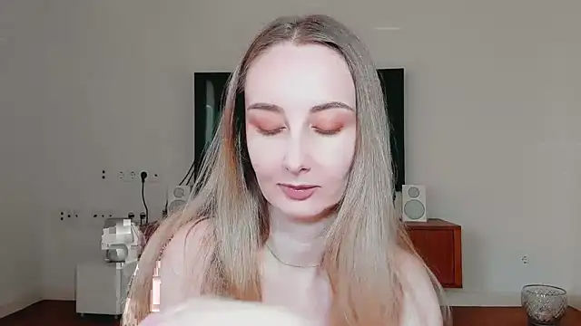 Snapshot of Maiami000 chatting on 03/05/26, 12:45 Maiami000 online show from 03/05/26, 12:45