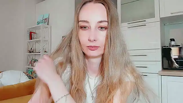 Snapshot of Maiami000 chatting on 04/14/26, 02:23 Maiami000 online show from 04/14/26, 02:23