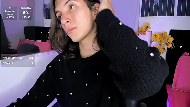 Snapshot of Feniix__ chatting on 01/10/25, 07:14 Feniix online show from 01/10/25, 07:14