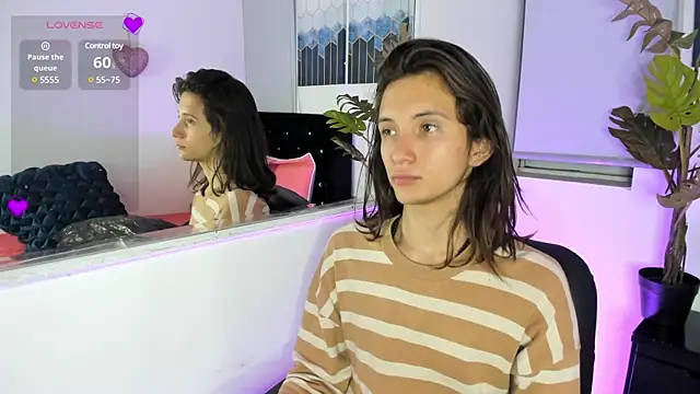 Snapshot of Feniix__ chatting on 01/18/25, 03:20 Feniix online show from 01/18/25, 03:20