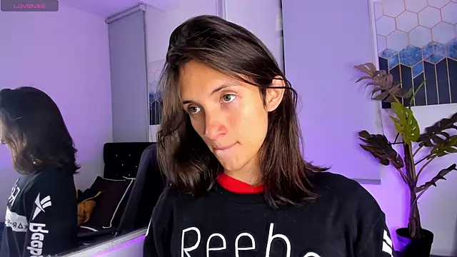 Snapshot of Feniix__ chatting on 01/30/25, 03:33 Feniix online show from 01/30/25, 03:33