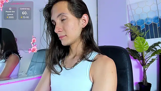 Snapshot of Feniix__ chatting on 03/07/25, 03:40 Feniix online show from 03/07/25, 03:40